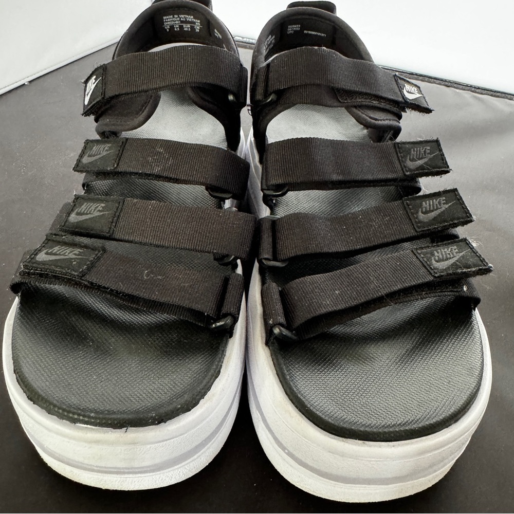Nike women’s icon classic sandals
